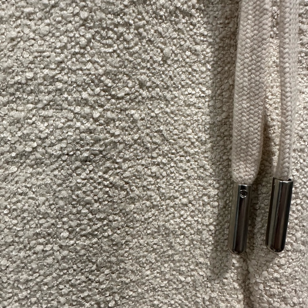 Maniere De Voir textured shorts oatmeal color men’s Sz M NWOT - Picture 2 of 10